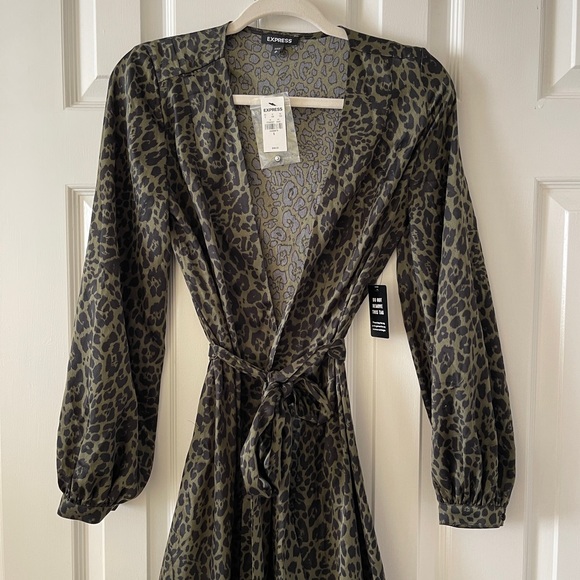 NWT Express Leopard Print Midi Dress - Picture 2 of 9